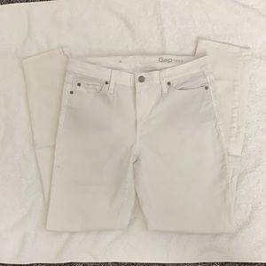 Pristine white Gap jeans 28R